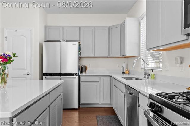 85 Coppice Way, White Lake, MI 48386