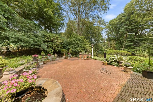 50 Brookbend Road, Fairfield, CT 06824