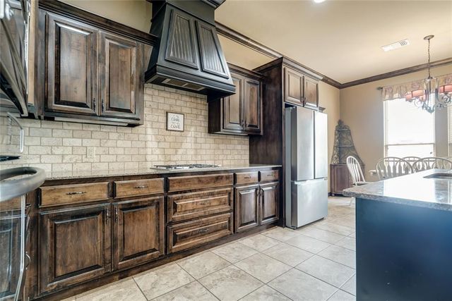 18301 Orozco Circle, Edmond, OK 73012