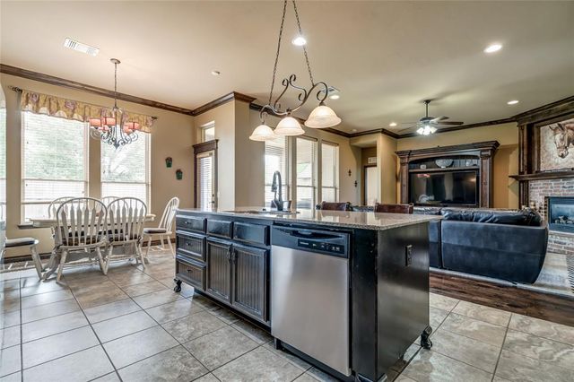 18301 Orozco Circle, Edmond, OK 73012
