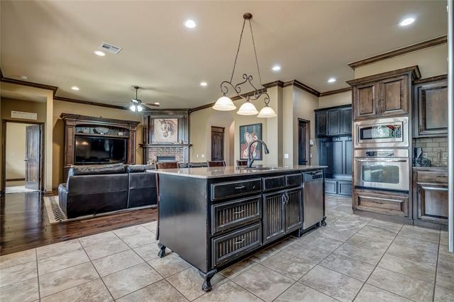 18301 Orozco Circle, Edmond, OK 73012