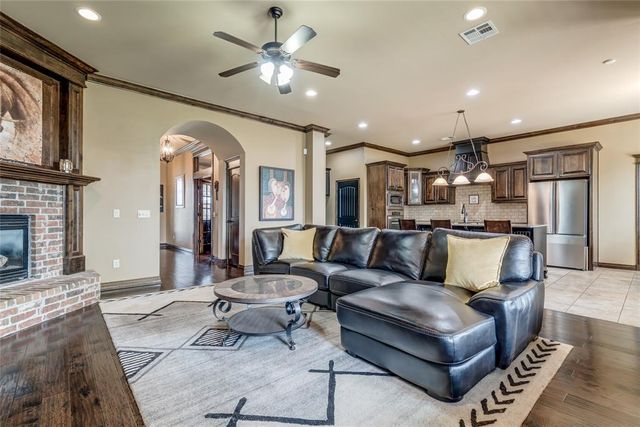 18301 Orozco Circle, Edmond, OK 73012