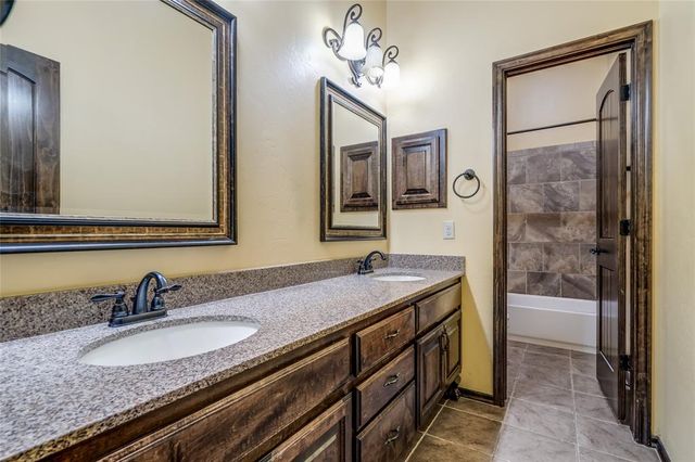 18301 Orozco Circle, Edmond, OK 73012