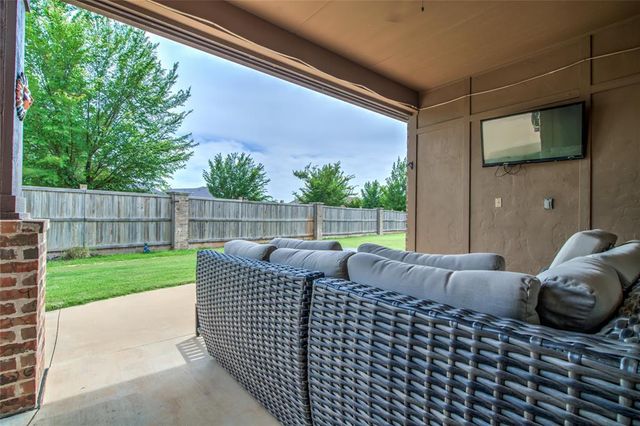 18301 Orozco Circle, Edmond, OK 73012