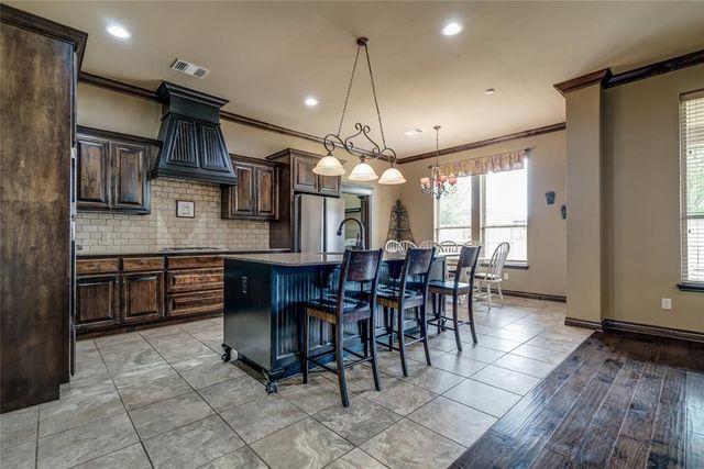 18301 Orozco Circle, Edmond, OK 73012