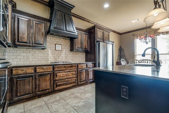 18301 Orozco Circle, Edmond, OK 73012