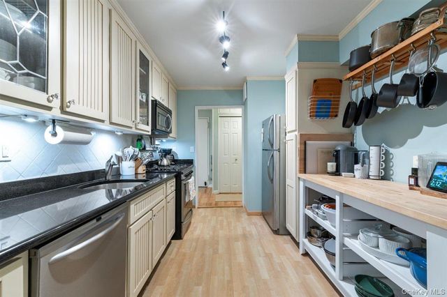 700 Shore Road 7Y, Long Beach, NY 11561