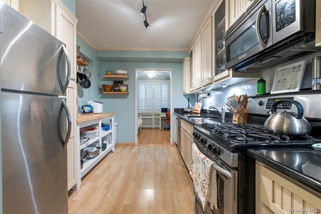 700 Shore Road 7Y, Long Beach, NY 11561