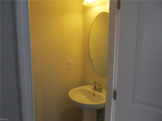 502 Sloane ST, Chesapeake, VA 23324