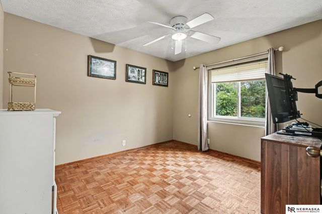 12739 Kansas Avenue, Omaha, NE 68164