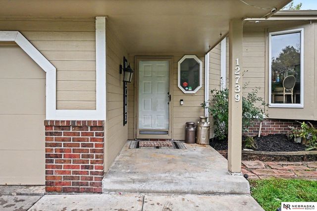 12739 Kansas Avenue, Omaha, NE 68164