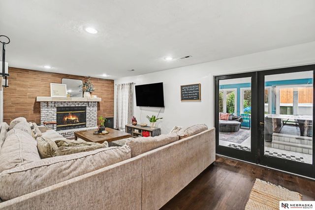 12739 Kansas Avenue, Omaha, NE 68164