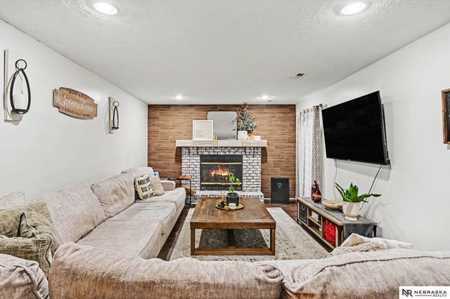 12739 Kansas Avenue, Omaha, NE 68164