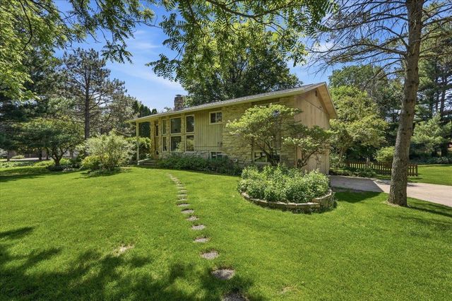 4938 Hickory Trail, Middleton, WI 53562
