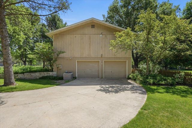 4938 Hickory Trail, Middleton, WI 53562