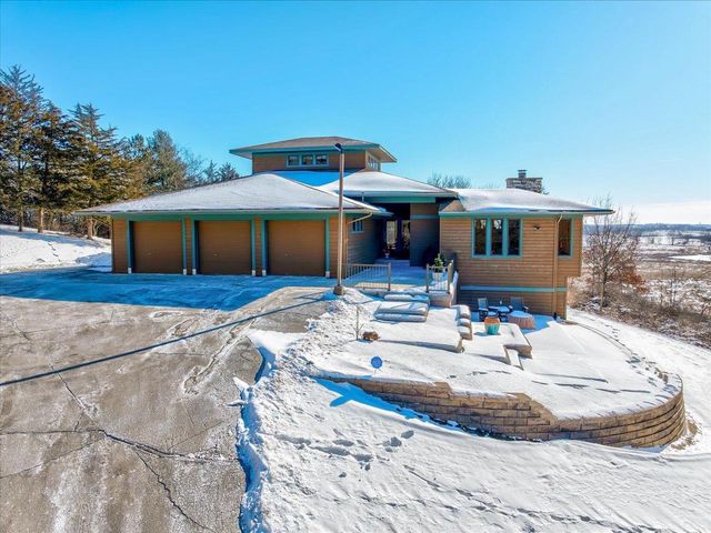 N8081 Springer Road, Lake Mills, WI 53551