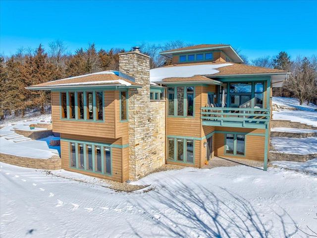 N8081 Springer Road, Lake Mills, WI 53551