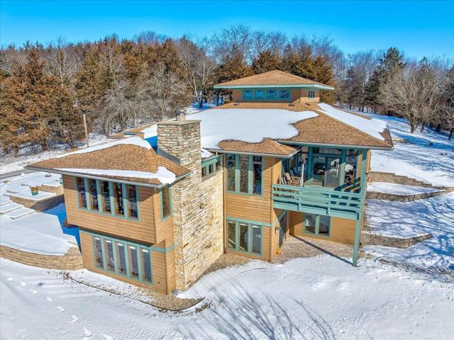 N8081 Springer Road, Lake Mills, WI 53551