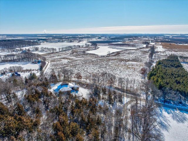 N8081 Springer Road, Lake Mills, WI 53551