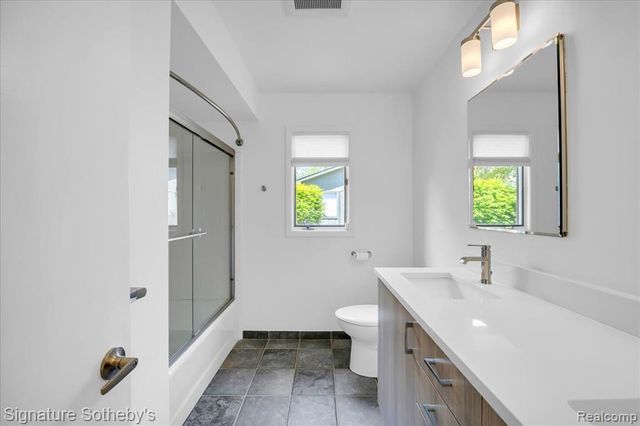 45 Maywood Avenue, Bloomfield Hills, MI 48304