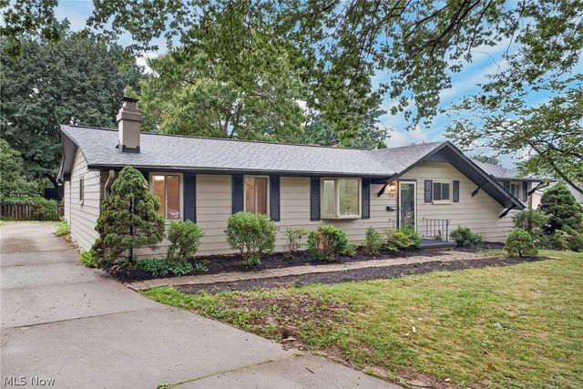 720 Lorena Street SW, North Canton, OH 44720
