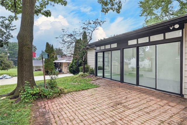 720 Lorena Street SW, North Canton, OH 44720