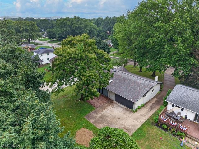 720 Lorena Street SW, North Canton, OH 44720
