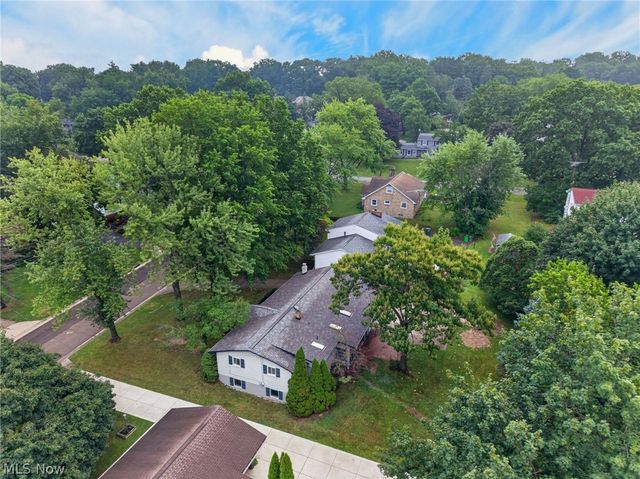 720 Lorena Street SW, North Canton, OH 44720