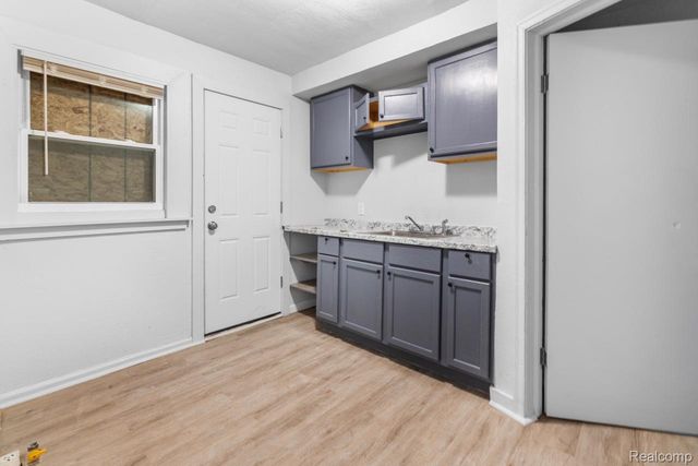 12651-12655 Kelly Road, Detroit, MI 48224