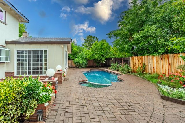 5238 Shelato Way, Carmichael, CA 95608