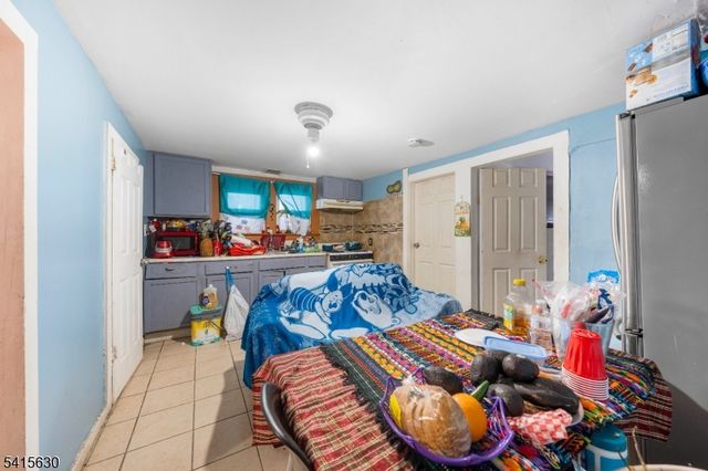 229 Marshall St, Elizabeth City, NJ 07206