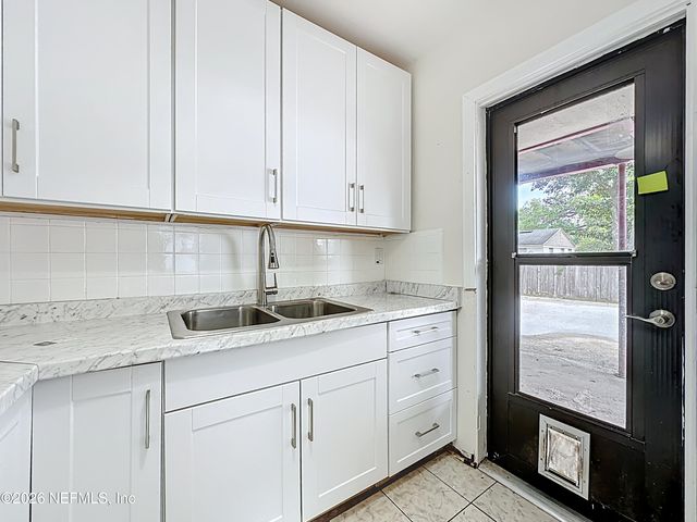 3347 SYLVIA Street, Jacksonville, FL 32207