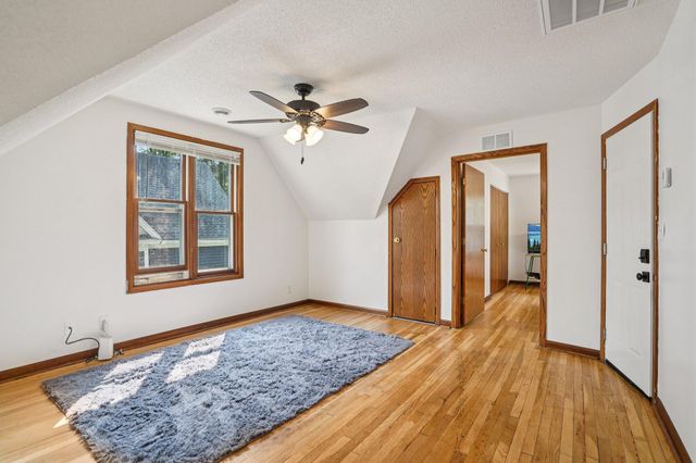 587 Cook Avenue E, Saint Paul, MN 55130