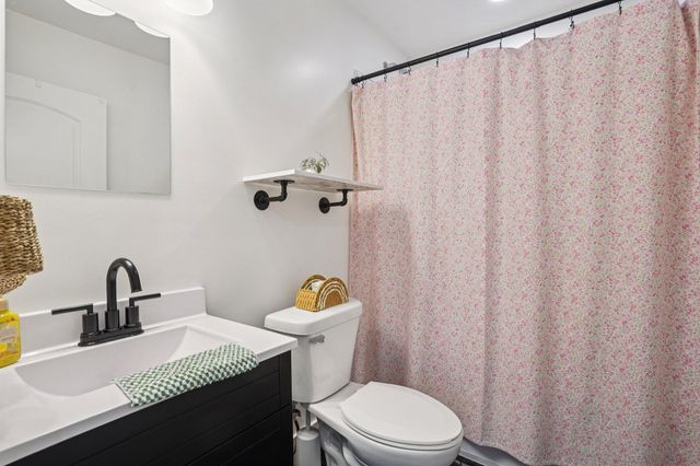 587 Cook Avenue E, Saint Paul, MN 55130