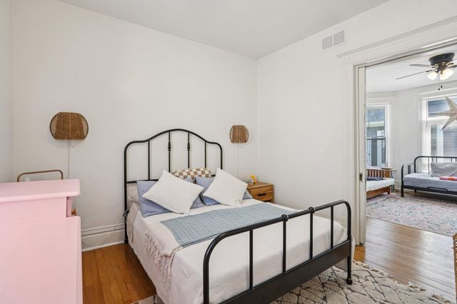 587 Cook Avenue E, Saint Paul, MN 55130