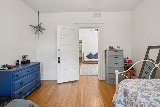 587 Cook Avenue E, Saint Paul, MN 55130