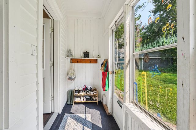 587 Cook Avenue E, Saint Paul, MN 55130