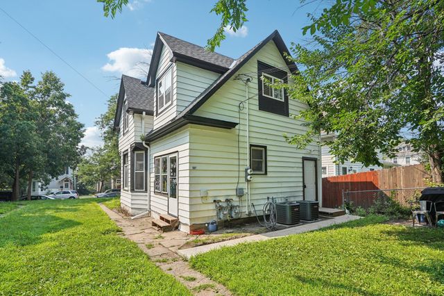 587 Cook Avenue E, Saint Paul, MN 55130