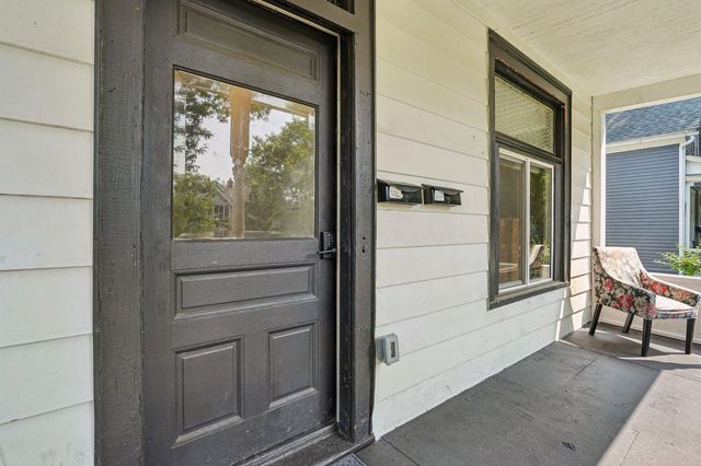 587 Cook Avenue E, Saint Paul, MN 55130