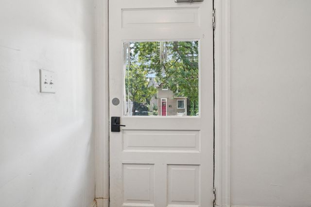 587 Cook Avenue E, Saint Paul, MN 55130