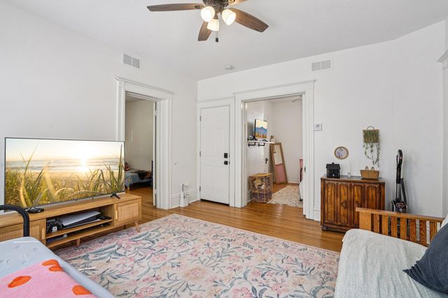 587 Cook Avenue E, Saint Paul, MN 55130