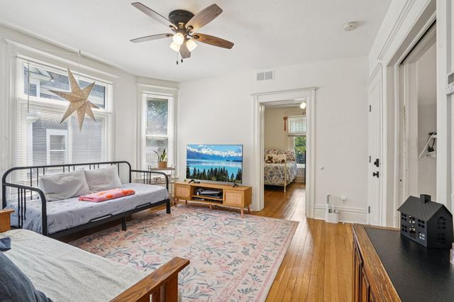 587 Cook Avenue E, Saint Paul, MN 55130