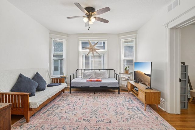 587 Cook Avenue E, Saint Paul, MN 55130