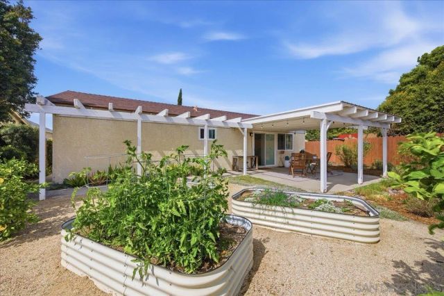 7843 Jade Coast Rd., San Diego, CA 92126