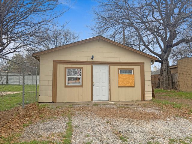 6029 Plant Avenue, Fort Worth, TX 76112