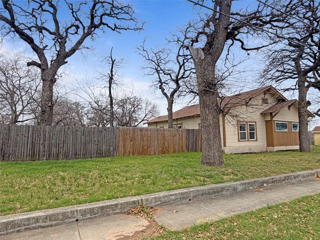 6029 Plant Avenue, Fort Worth, TX 76112