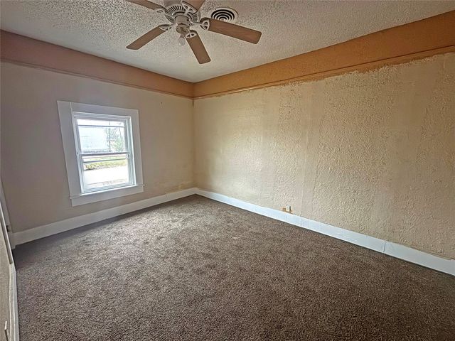 6029 Plant Avenue, Fort Worth, TX 76112