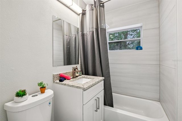 560 E 2ND STREET, Chuluota, FL 32766