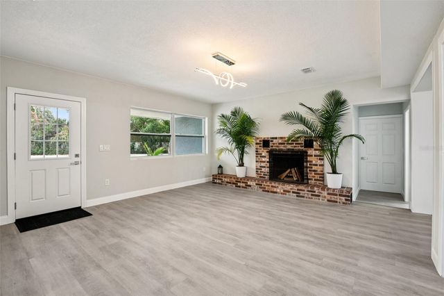 560 E 2ND STREET, Chuluota, FL 32766