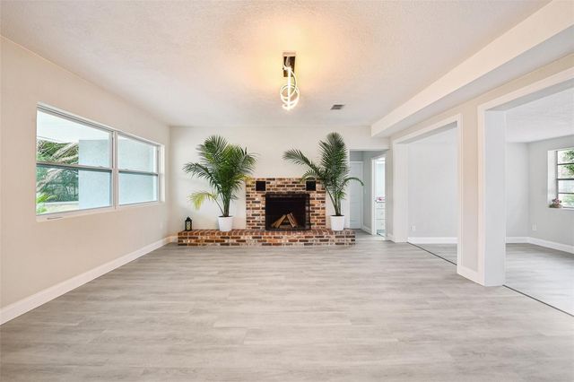 560 E 2ND STREET, Chuluota, FL 32766